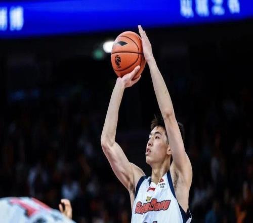 CBA动态更新，广东vs四川，赛前带来广东队徐杰、崔永熙、杜锋以及四川男篮最新消息