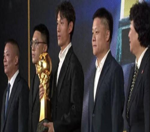 中超冠军无一获奖王燊超高情商泰山荣膺4项奖最佳主帅落户中原