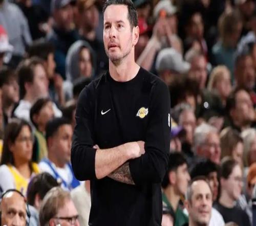 湖人防守终于醒了！避免东契奇被点，联防展现轮转速度+护框！