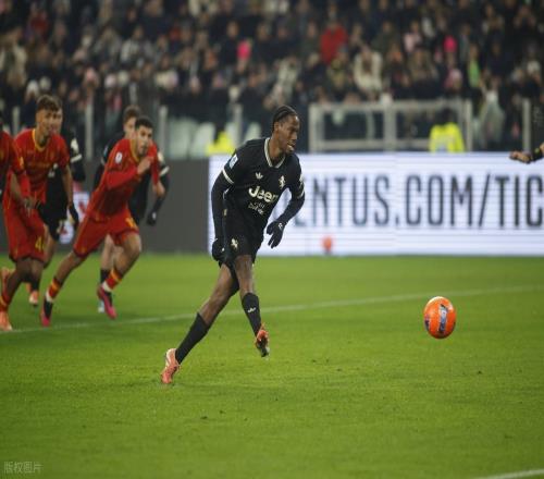 尤文图斯1比1逼平莱切，坎比亚索送礼，麦肯尼进球，戴维射失点球