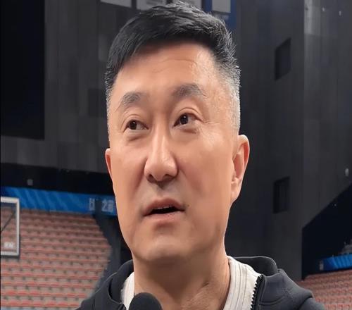 京粤踩场！北京全员现身，小曾三分连中，奎因缺席，杜锋直呼艰难