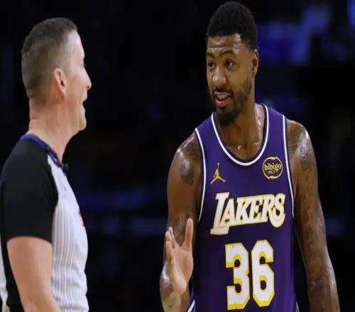 NBA官宣罚单：斯马特中场向裁判竖中指被处以3.5万美元罚款