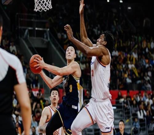 40分惨败后又输了10分！广东惨遭上海双杀：杜锋恐裁掉萨林杰