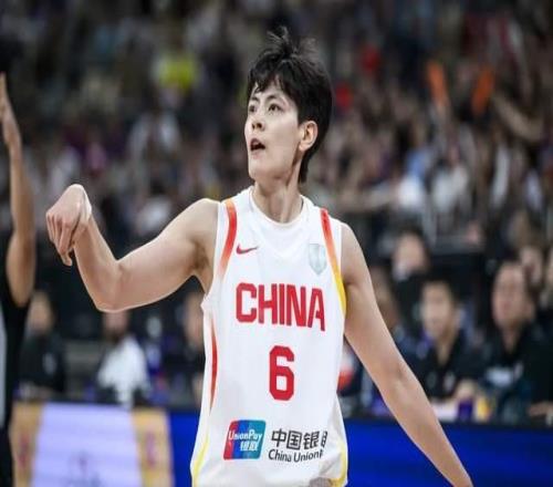 不会下课遭3核心质疑后，女篮队长发声，力挺宫鲁鸣，韩旭表态