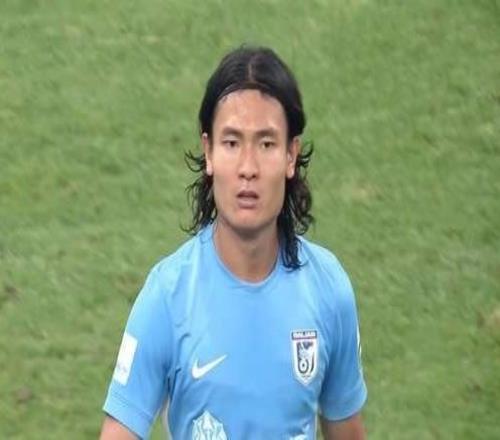 大连2年合同锁定吕焯毅，休1场防阿奇姆彭马莱莱复出，拒三连败