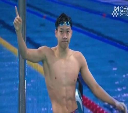 全运会男子200米自由泳：张展硕夺冠，潘展乐第三、孙杨犯规