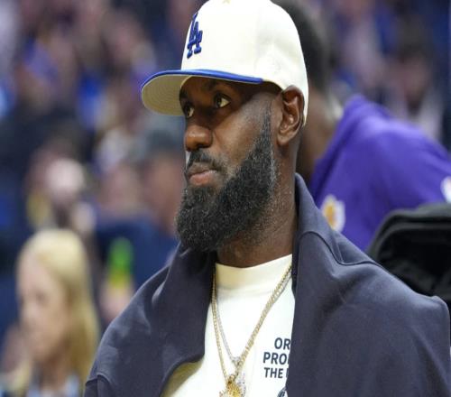ESPN长文揭秘：詹姆斯面前有四条路他究竟会选择哪一条