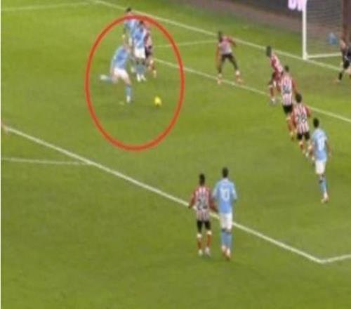 哈兰德罕见“吐饼”，曼城错失良机被阿森纳拉开4分