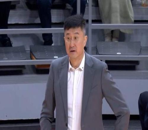 广东输得憋屈，2人堪称优秀，3人及格，4人拖后腿，杜锋要反思了