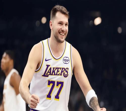 场均24+8+6！登顶历史第一，所有人都说你老了，你又创造NBA奇迹