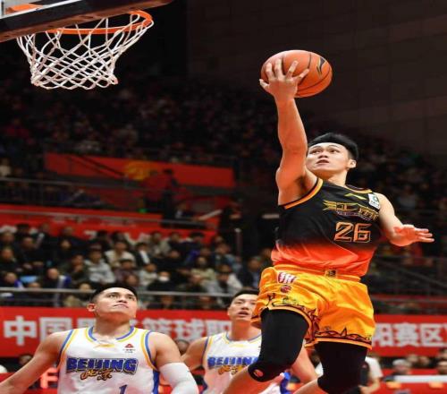 重建中的“大核”担当，郭昊文与庞峥麟撑起新赛季江苏篮球新希望