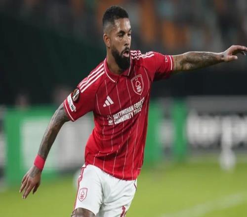 记者：切尔西也对道格拉斯路易斯感兴趣，但球员更想回维拉