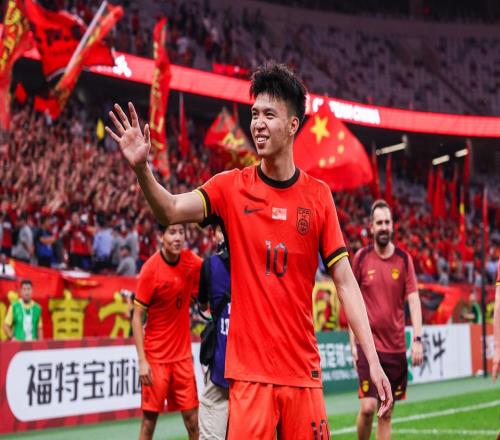 下赛季征战德甲曝19岁王钰栋冬窗加盟德乙劲旅！国足传奇或牵线