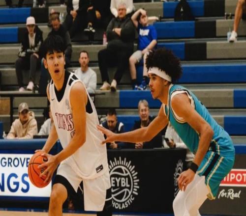 张博源收到伊利诺伊offer！全美排前25！能力获认可，可奠定冲NBA