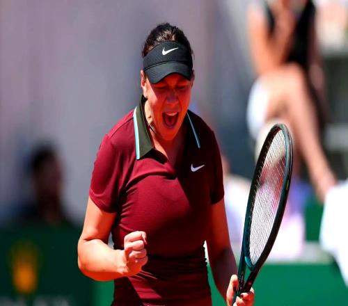 再握高端纪录，阿尼西莫娃年终有戏