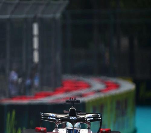 升级大法好！F1迈阿密一练梅奔无缘前三！