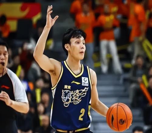 广东男篮6分险胜！徐杰22+8，王少杰被骂，他成球队最大隐患