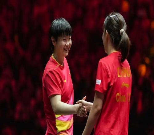 国乒包揽WTT中国大满贯男、女双打冠军