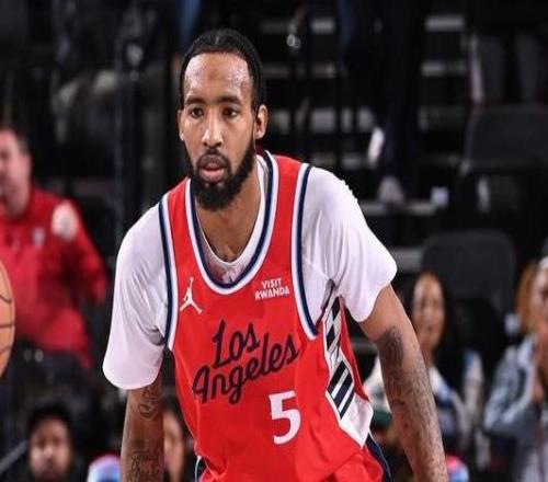 Shams：小琼斯遭遇右膝MCL二级扭伤将在6周后复查