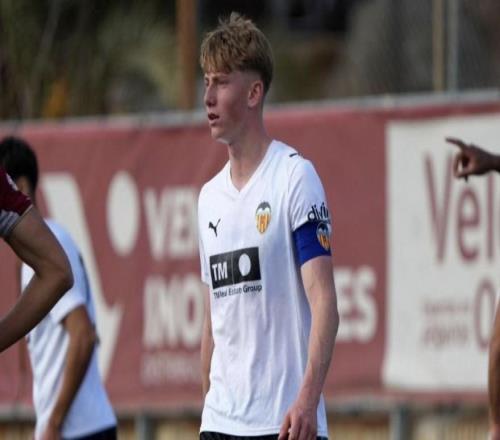 巴黎创始人曾孙，法媒：巴黎及英超多队关注雨果费尔南德斯