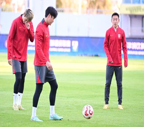 亚泰队刚降级到中甲就被扣四分，未来冲超无望，将给小将出战机会