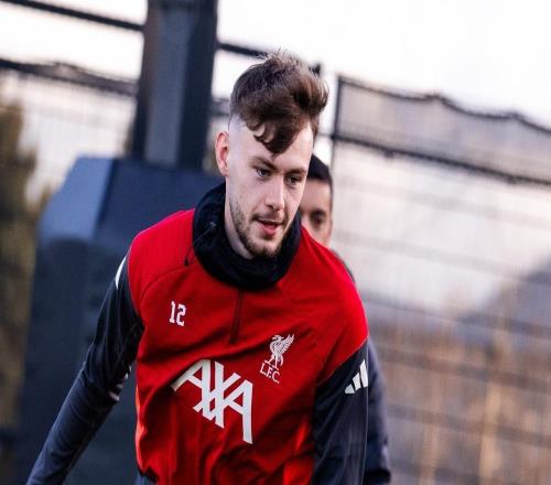 布拉德利：你基本可以在任何区域把球给维尔茨，有他在很重要