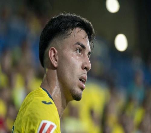 官方：黄潜与阿霍马克续约至2028年，并将他外租至巴列卡诺