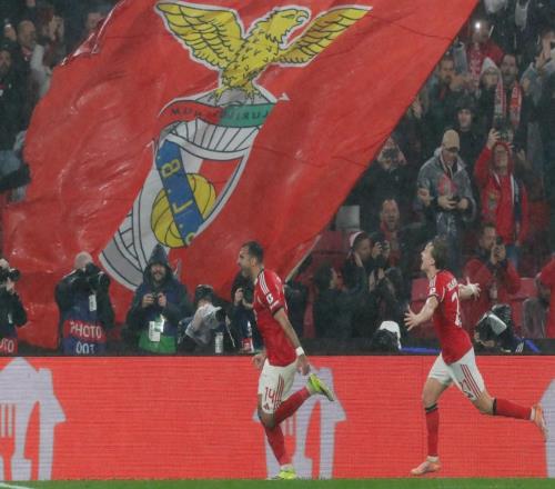 爆大冷！西蒙尼不敢相信，欧冠大黑马神了：接连击败曼城马竞