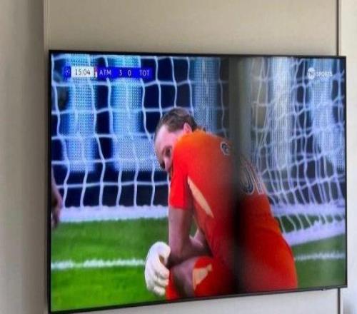 首发17分钟狂送两礼被换下！热刺门将赛后竟发文重温比赛