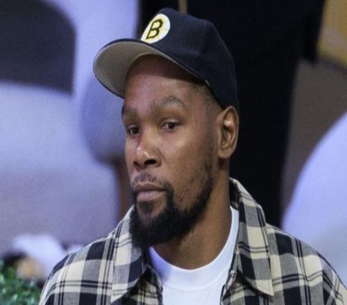 杜兰特：当时哈登离开雷霆去火箭时，詹姆斯他们高兴得要命