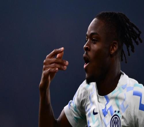 意甲第1易主！劳塔罗传射比肩三大神锋，国米21热那亚破魔咒登顶