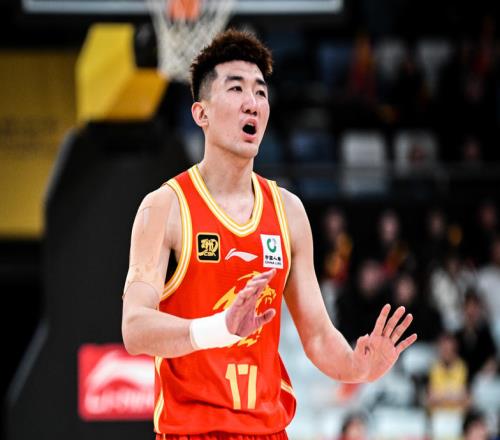 里程碑！孙铭徽总助攻超胡雪峰升历史第4下一位追赶郭艾伦