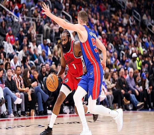 关键时刻起到了作用没有哈登快船可能早就轻松取得胜利了