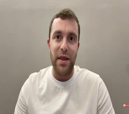 罗马诺：曼联不会在2月就敲定中场引援人选，目前没接触麦卡