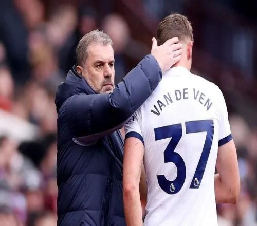 范德芬：我没料到澳波在拿到欧联杯后被解雇，我仍然很喜欢他