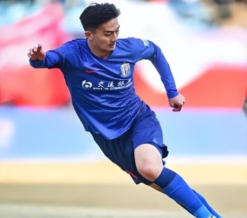 申花中卫离队！原以为会被中超俱乐部抢着要，结果只收到中甲邀约