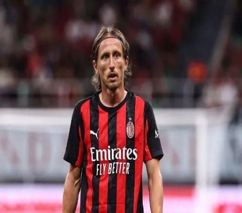 都灵主席丨我感觉他是1955年代的球员