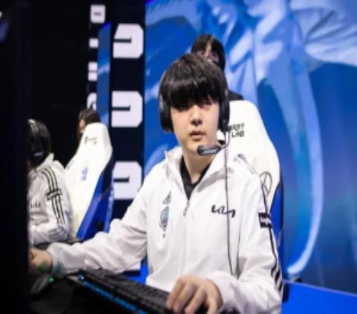 你就闷头刷啊Canyon整场分均输出仅180自家辅助分均输出192