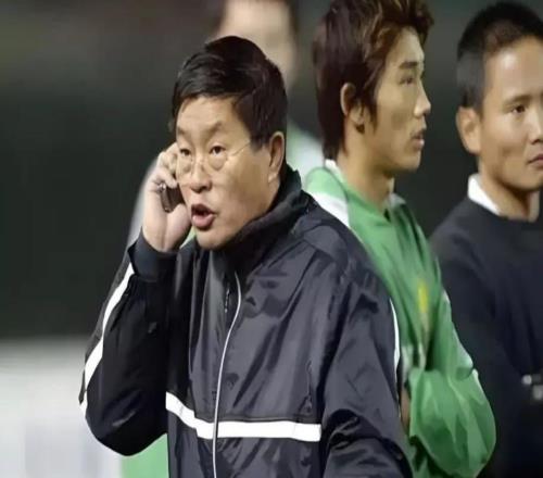 北京国安22年4次硬刚足协！争议判罚后罢赛，6年3次发文怒斥