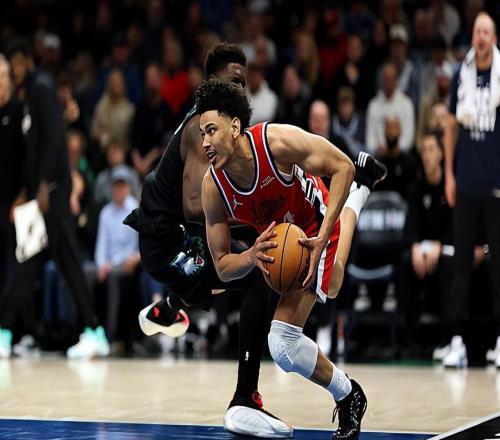 次轮末也有宝贝！快船锋线新秀已经是一名相当不错的3D球员了