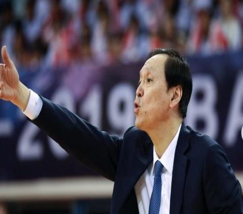 三分浇死对手！鱼腩变回CBA勇士功勋老帅能再次化腐朽为神奇