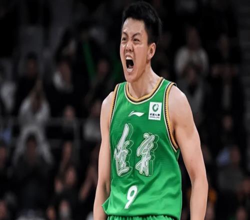 辽宁8275战胜新疆球员评价：赵继伟满分，5人及格，4人低迷