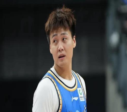 赵睿正式道歉，球迷并不原谅，将面临被中国男篮淘汰