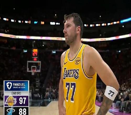 100分！背靠背100分！东契奇，牛逼！