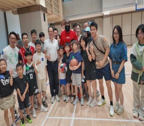 哈登等NBA球星在广州哪儿训练霍英东集团的社区球场