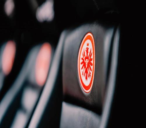 官方：因球迷多起违规行为，法兰克福被德国足协重罚44.02万欧