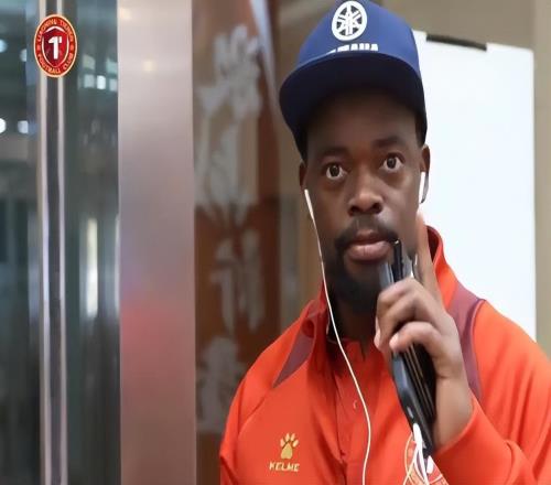 河南原本网传要走的外援中卫，如今却自宣留在俱乐部，赢得点赞