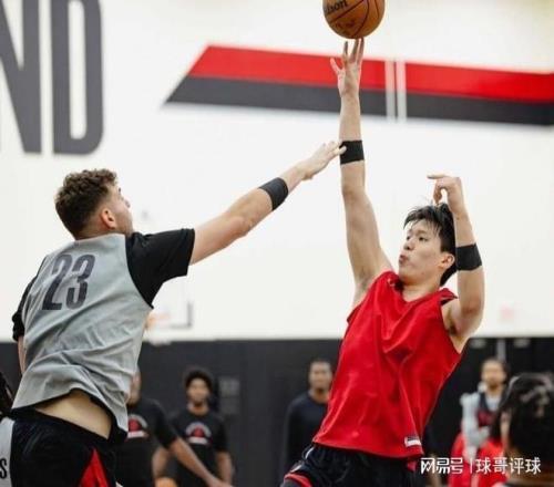 东契奇和里弗斯都不打解说：杨瀚森出场时间成了唯一看点