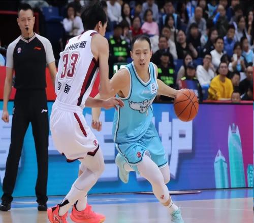 拿600万，登场23分钟仅4分+2罚不中！球迷：拿到顶薪，立马变混子