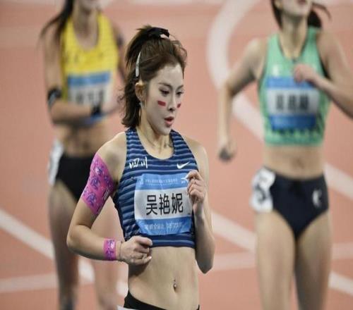 全运会跨栏冠军刘景扬被忽视，媒体为何独宠吴艳妮